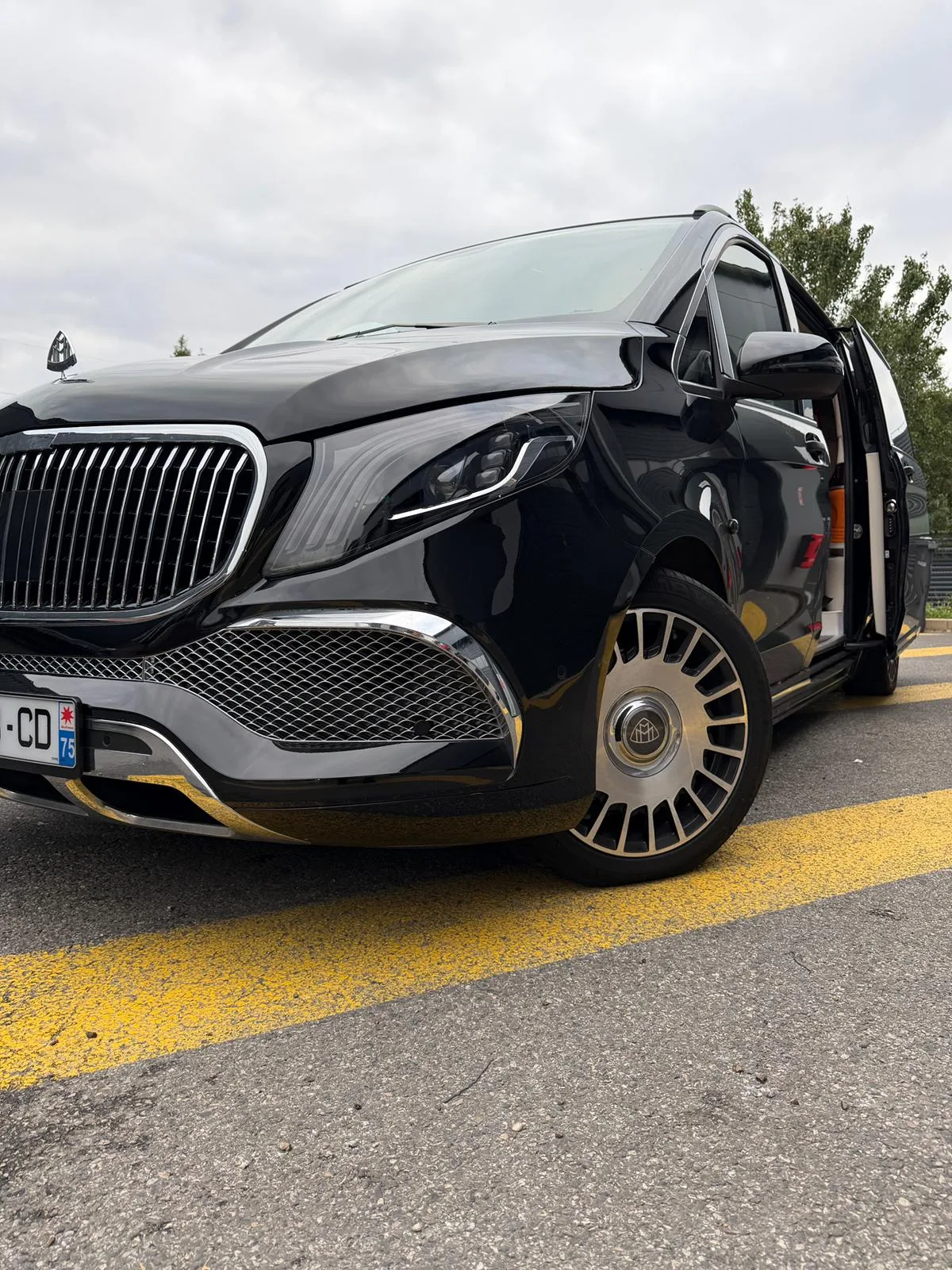 City Tour Paris — Mercedes-Maybach