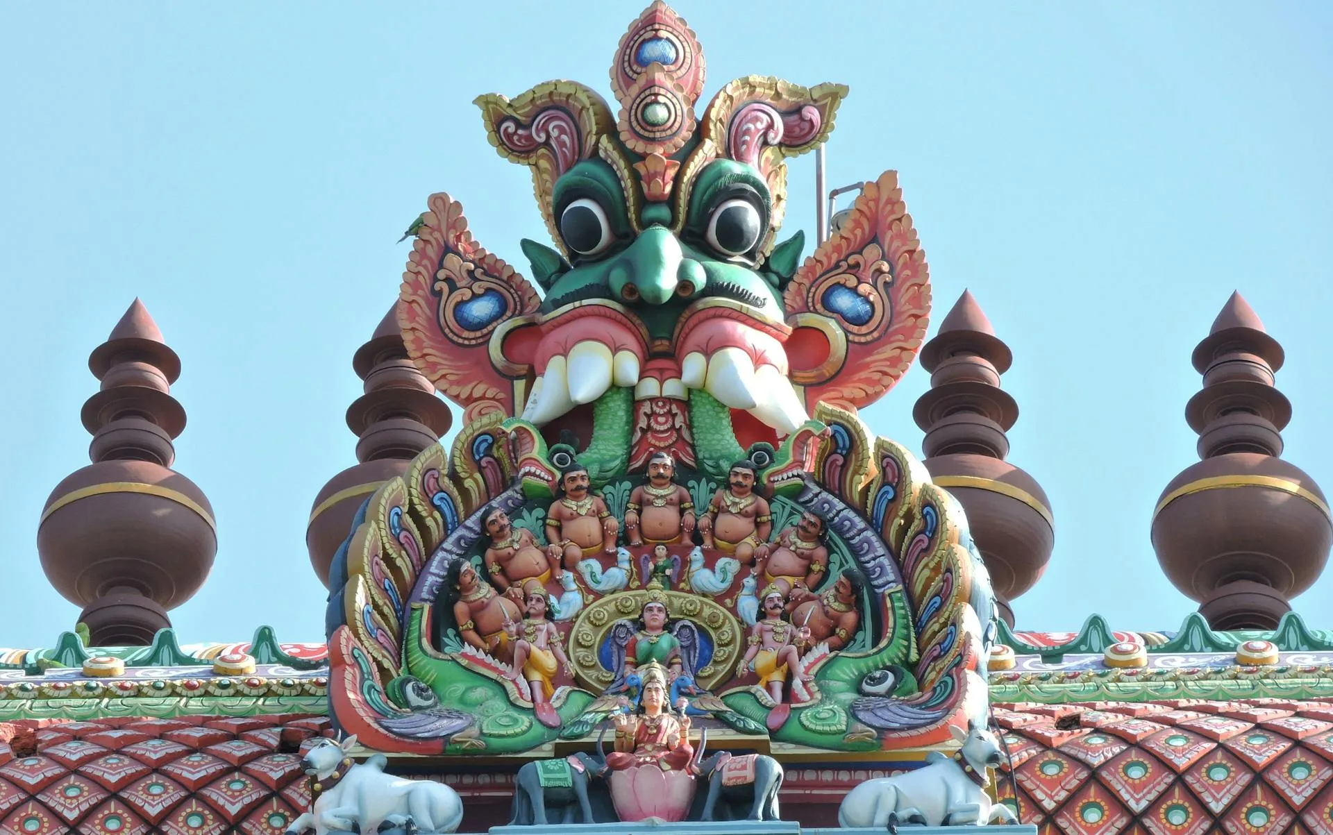 Paris illuminée de nuit — Contactez Écrin d'Aventures