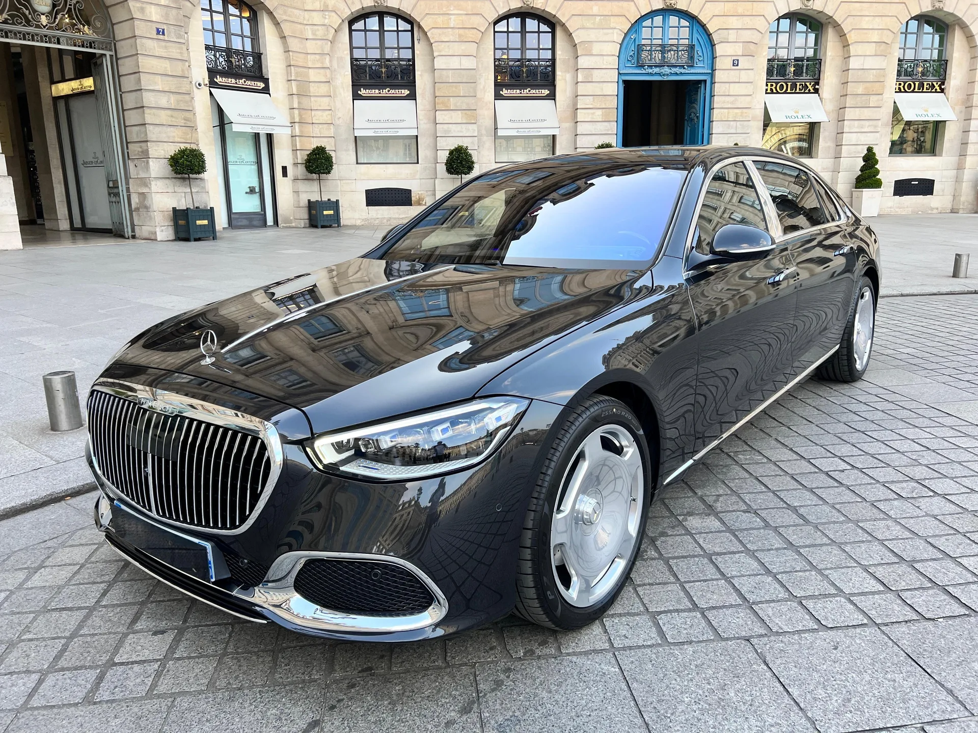 Mercedes-Maybach place Vendôme à Paris — Réservation chauffeur privé