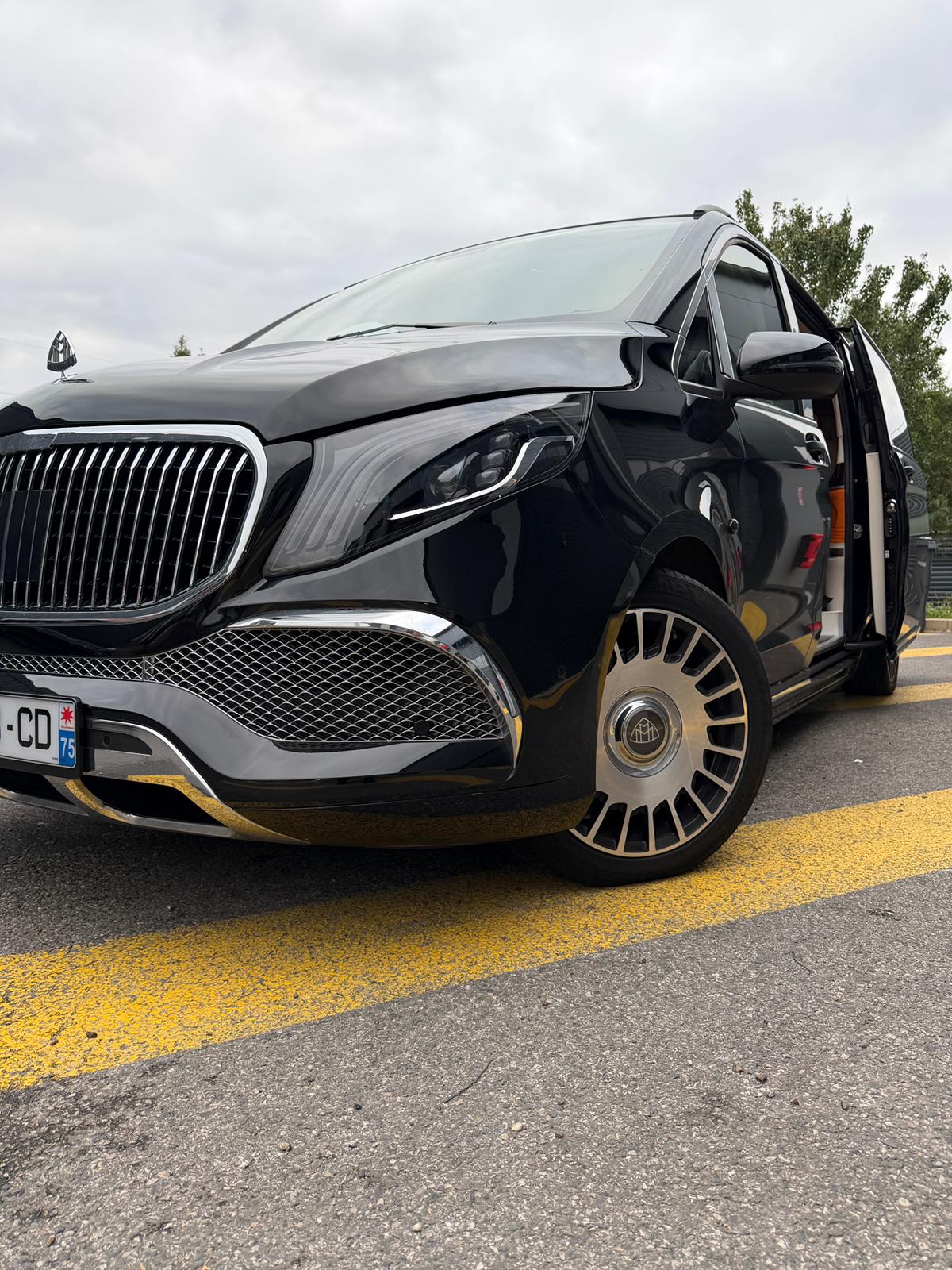 Location Journée – Mercedes Classe V VIP avec chauffeur privé